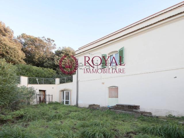 Appartamento in vendita di 135 m² in Strada Statale 1
