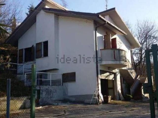 Appartamento in vendita di 135 m² in Strada Provinciale 8
