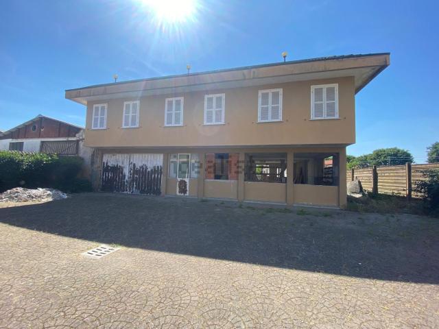 Appartamento in vendita di 136 m² in Via Cà Bassa, 13