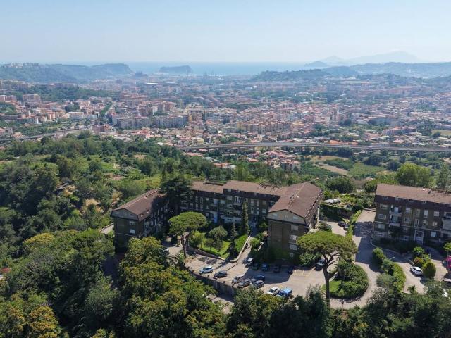 Appartamento in vendita di 136 m² in Via Camaldolilli, 59