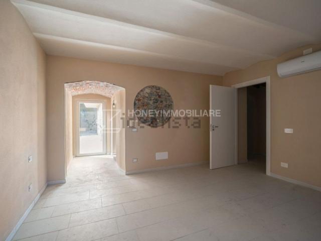 Appartamento in vendita di 136 m² in Via Camponesto, 34
