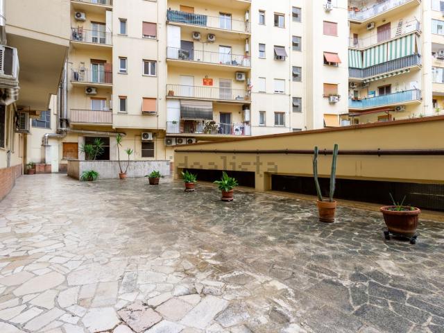 Appartamento in vendita di 136 m² in Via Cesare Ricotti, 6