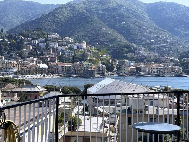 Appartamento in vendita di 136 m² in Via Amerigo Vespucci