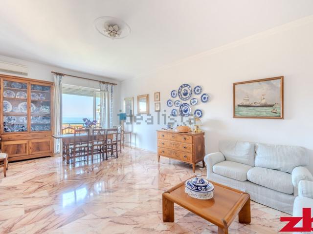 Appartamento in vendita di 136 m² in Via Angelo Argiroffo