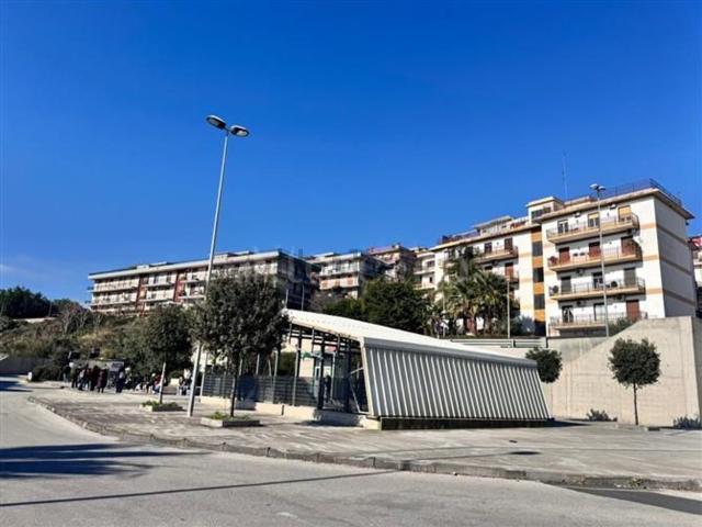 Appartamento in vendita di 136 m² in Via Bronte
