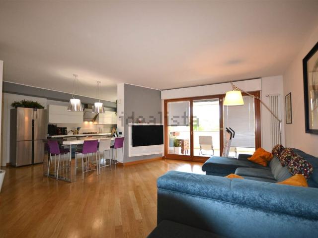 Appartamento in vendita di 136 m² in Via Giacomo Radini Tedeschi, 24