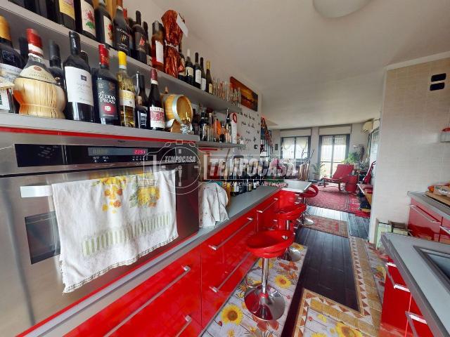 Appartamento in vendita di 136 m² in Via Dante Chiasserini