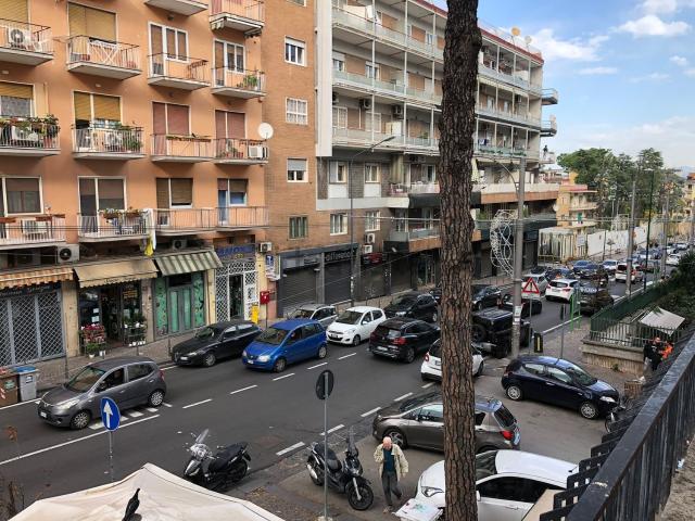 Appartamento in vendita di 136 m² in Via degli Astronauti, 8