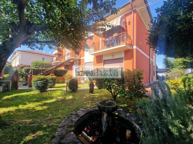 Appartamento in vendita di 136 m² in Via dei Tulipani