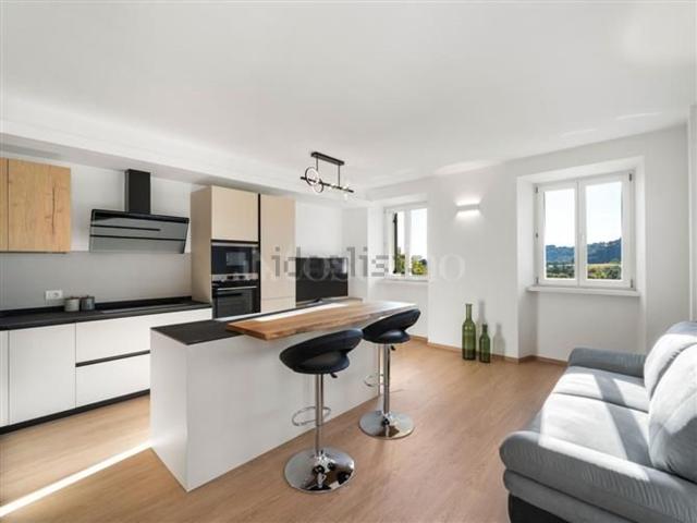 Appartamento in vendita di 136 m² in Via Ettore Andreis