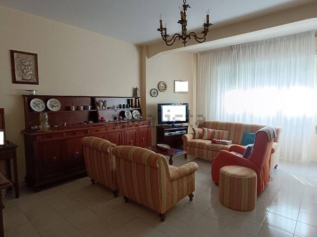 Appartamento in vendita di 136 m² in Via Firenze, 58