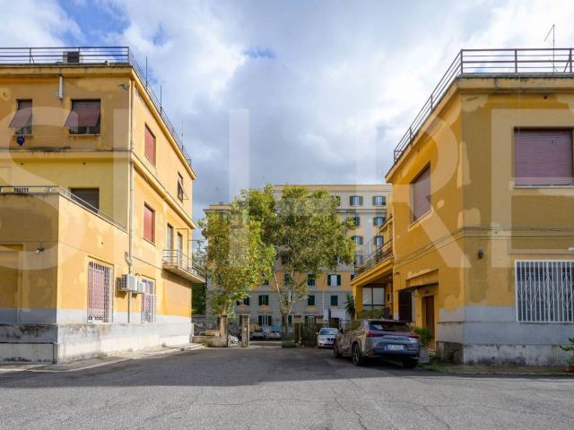 Appartamento in vendita di 136 m² in Via Ostiense, 202
