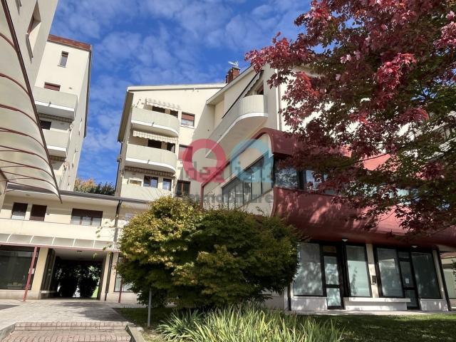 Appartamento in vendita di 136 m² in Via Liguria, 19