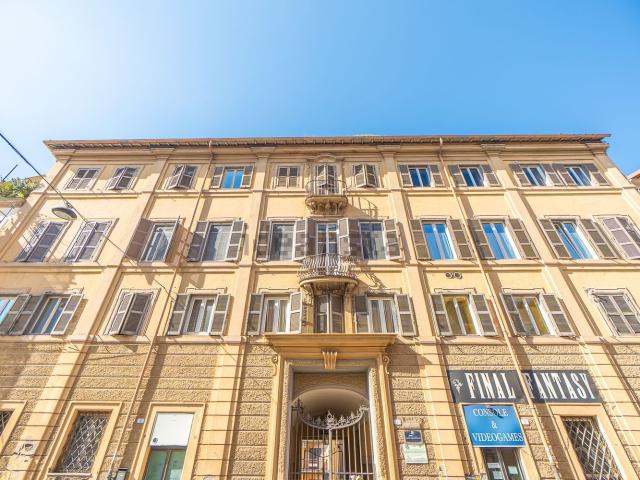 Appartamento in vendita di 136 m² in Via Luciano Manara, 5