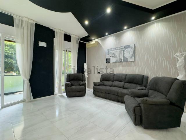 Appartamento in vendita di 136 m² in Via Monte Gran Sasso, 53