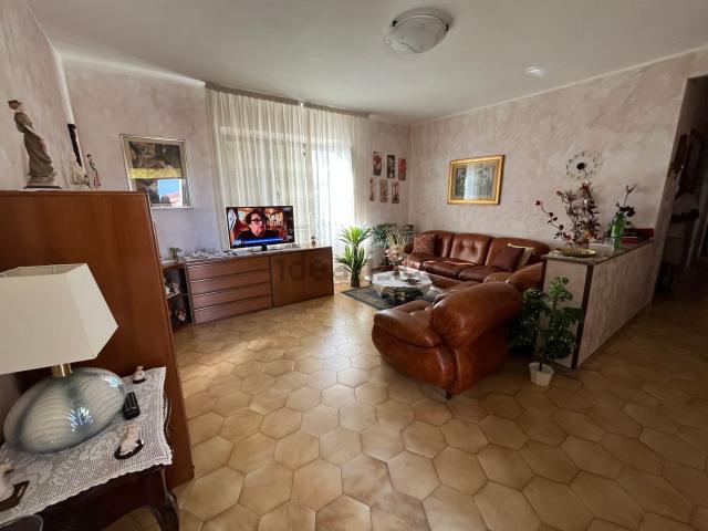 Appartamento in vendita di 136 m² in Via Milano, 1