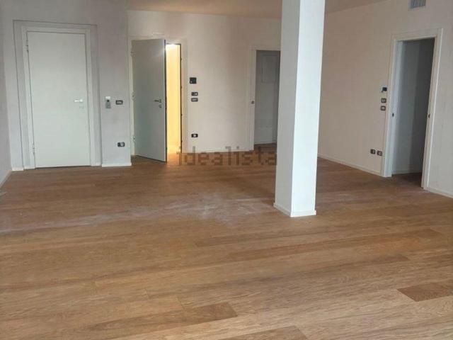 Appartamento in vendita di 136 m² in Via Savonarola, 197