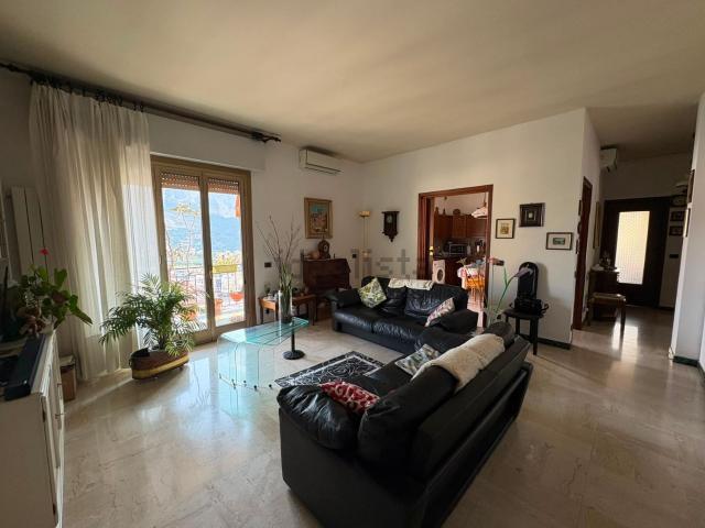 Appartamento in vendita di 136 m² in Via Sant&apos Anna