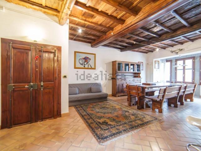 Appartamento in vendita di 136 m² in Via Santa Maria Nuova, 2