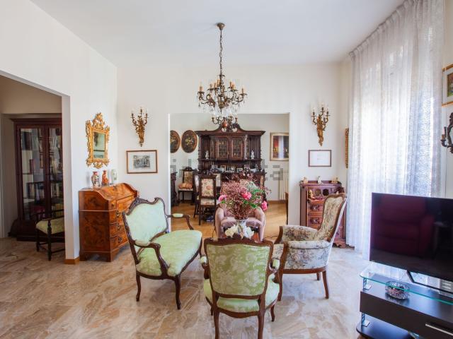 Appartamento in vendita di 136 m² in Via Sporting Mirasole, 33