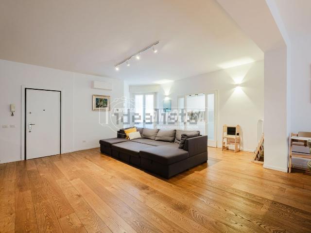 Appartamento in vendita di 136 m² in Via Ponte Seveso, 30