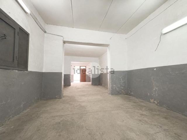 Appartamento in vendita di 136 m² in Via Paolo Emiliani Giudici, 104