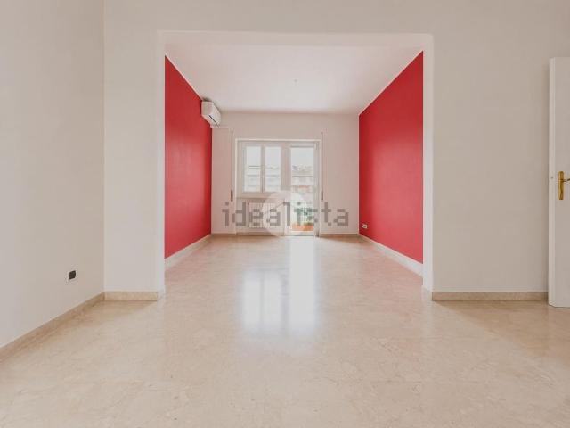 Appartamento in vendita di 136 m² in Via Val di Non, 84