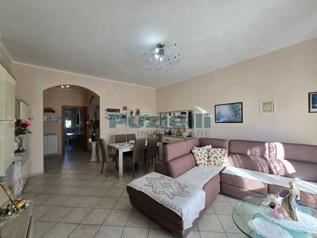 Appartamento in vendita di 136 m² in Viale della Carriera, 34