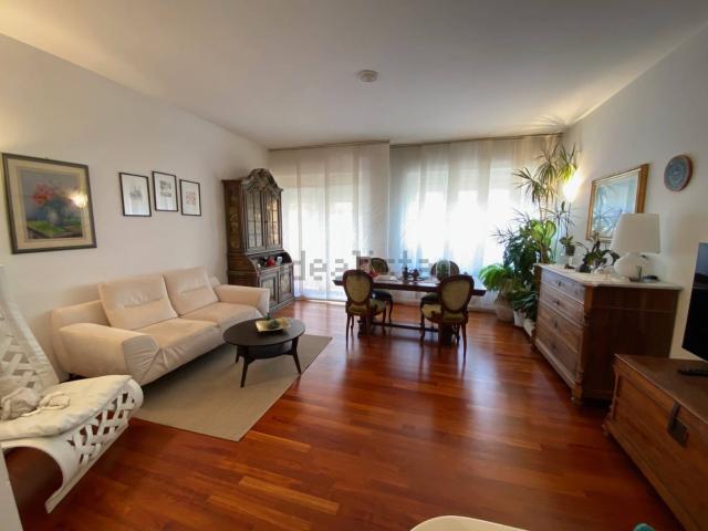 Appartamento in vendita di 136 m² in Viale John Fitzgerald Kennedy, 47