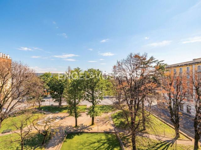 Appartamento in vendita di 136 m² in Piazza Emilia, 7