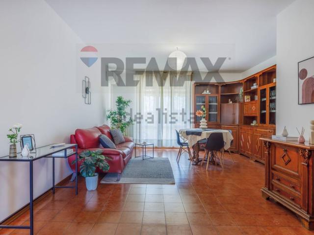 Appartamento in vendita di 137 m² in Via Caduti sul Lavoro, 12
