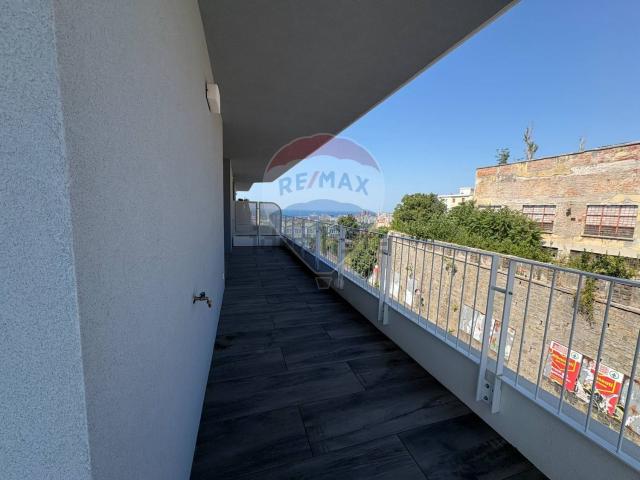 Appartamento in vendita di 137 m² in Via Costalunga, 1