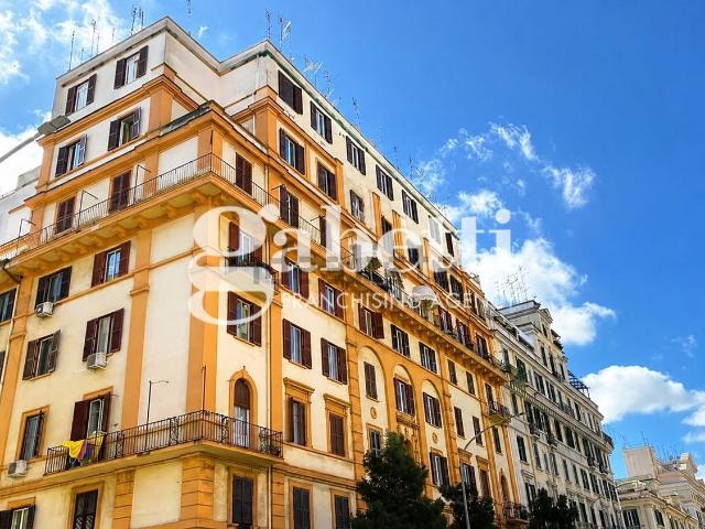 Appartamento in vendita di 137 m² in Via Albalonga