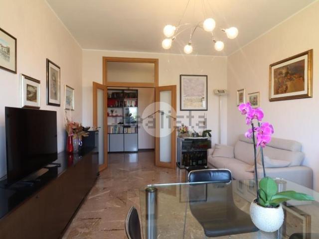 Appartamento in vendita di 137 m² in Via Alcide de Gasperi, 1