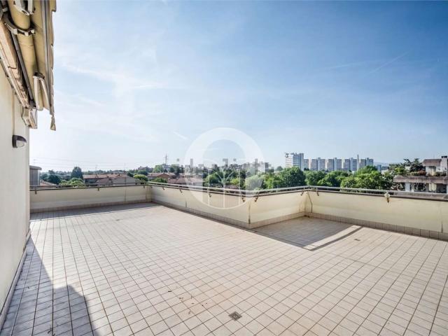 Appartamento in vendita di 137 m² in Via Aronne Rabbeno, 6