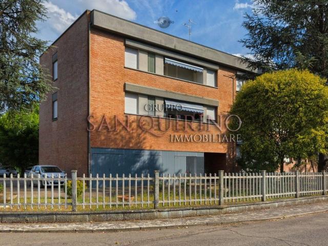 Appartamento in vendita di 137 m² in Via Barbieri Nives, 15