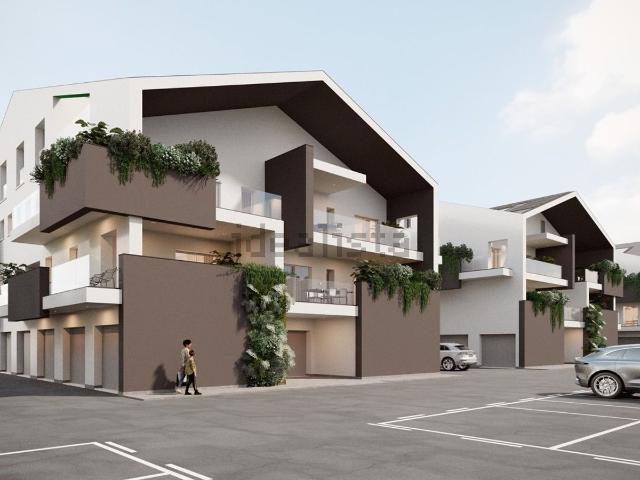 Appartamento in vendita di 137 m² in Via Giosuè Carducci