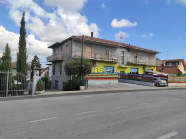 Appartamento in vendita di 137 m² in Via Giosuè Carducci