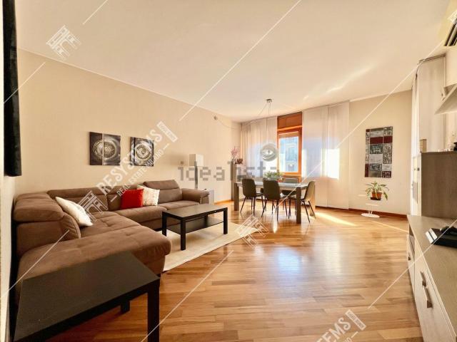 Appartamento in vendita di 137 m² in Via Derna, 28