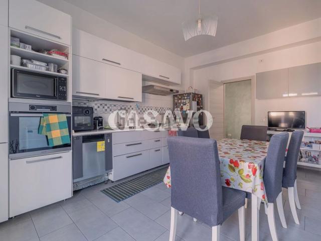Appartamento in vendita di 137 m² in Via di Rocca Cencia, 53