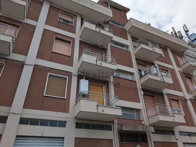 Appartamento in vendita di 137 m² in Via Fortore, 10