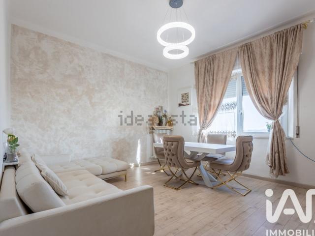 Appartamento in vendita di 137 m² in Via IV Novembre, 22
