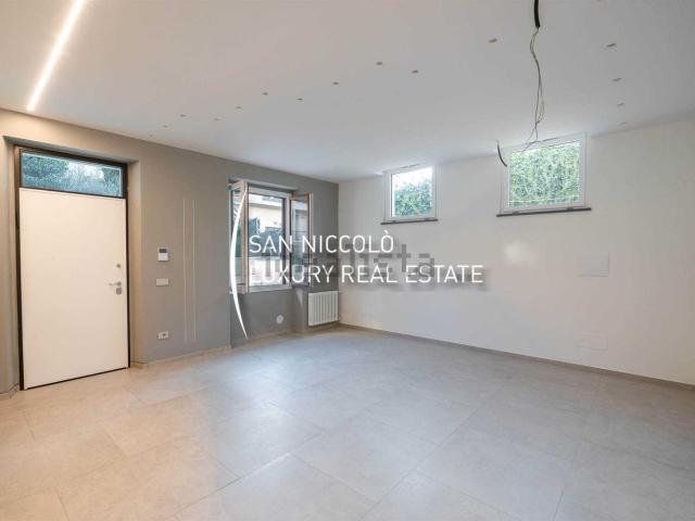 Appartamento in vendita di 137 m² in Via Leonardo Ximenes