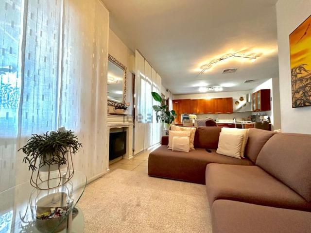 Appartamento in vendita di 137 m² in Via Monte Grappa, 12