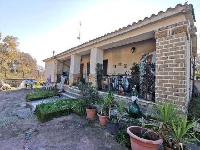 Appartamento in vendita di 137 m² in Via Monticelli, 3
