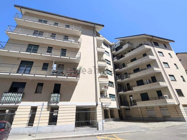 Appartamento in vendita di 137 m² in Via Sondrio, 13