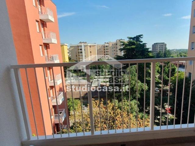 Appartamento in vendita di 137 m² in Via Sporting Mirasole