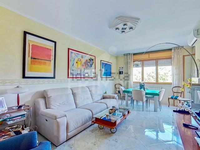 Appartamento in vendita di 137 m² in Via Rosario Nicolò