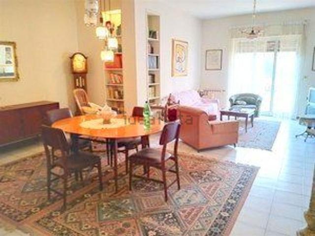 Appartamento in vendita di 137 m² in Via REGINA ELENA, 25