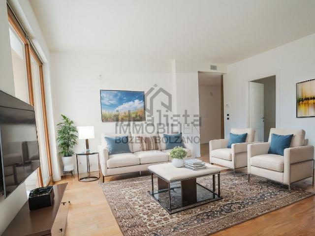 Appartamento in vendita di 137 m² in Via Renon, 41